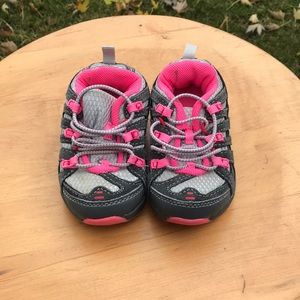 Carters 5M girls shoes